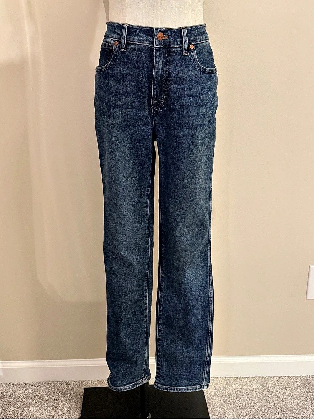 Madewell Mid-Rise Stovepipe Straight Leg Jeans in Medium Wash